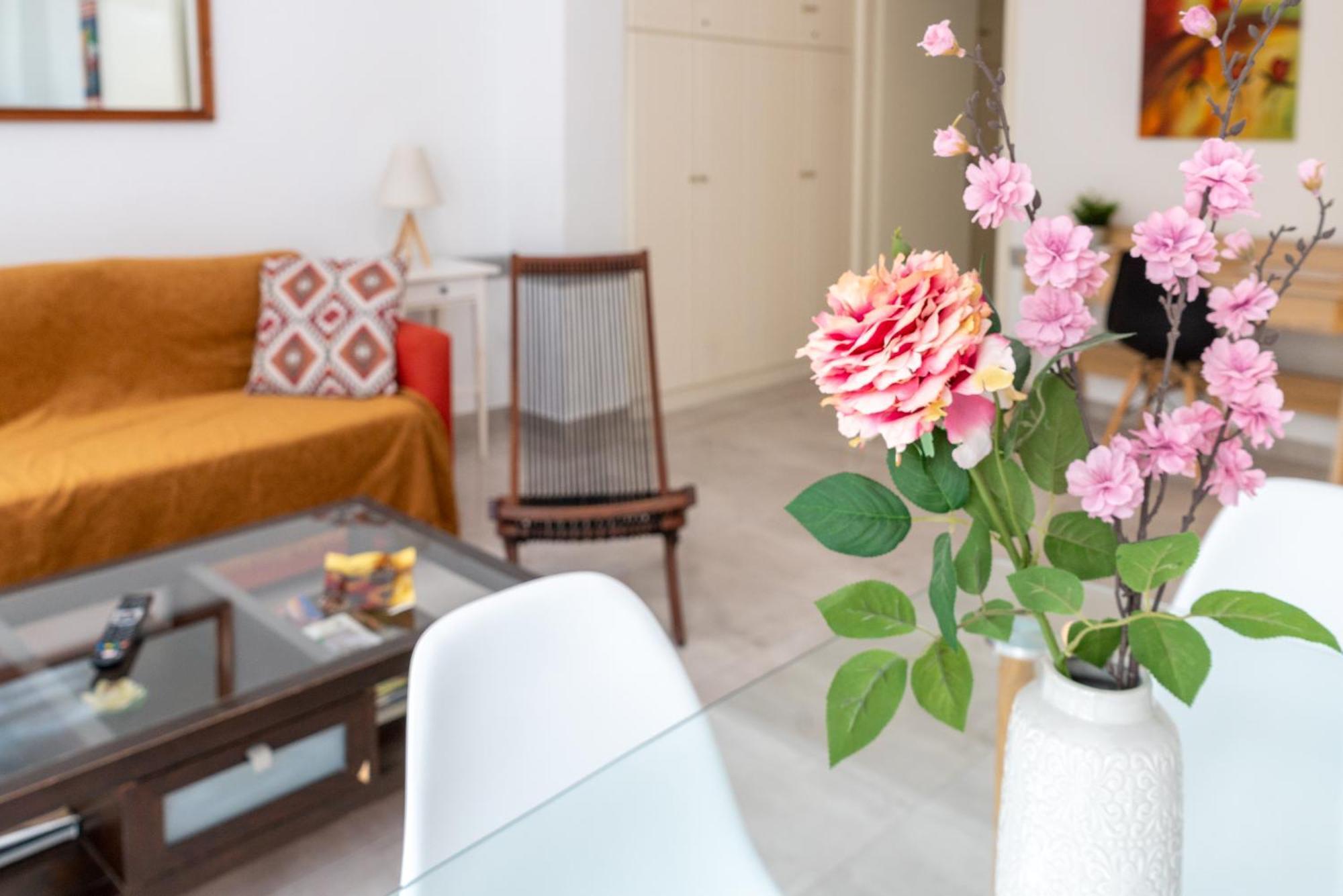Psiri Gem From In Vivo Apartments- Spacious 1St Floor Apartment With Balcony In Athens' Historic Center Kültér fotó