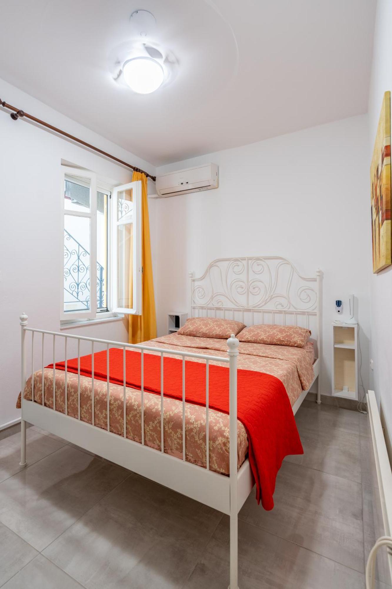 Psiri Gem From In Vivo Apartments- Spacious 1St Floor Apartment With Balcony In Athens' Historic Center Kültér fotó
