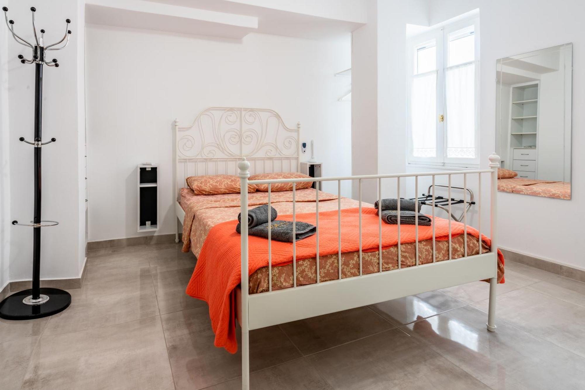 Psiri Gem From In Vivo Apartments- Spacious 1St Floor Apartment With Balcony In Athens' Historic Center Kültér fotó