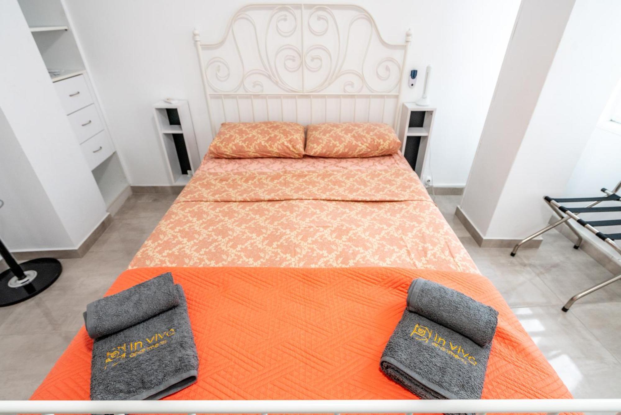 Psiri Gem From In Vivo Apartments- Spacious 1St Floor Apartment With Balcony In Athens' Historic Center Kültér fotó